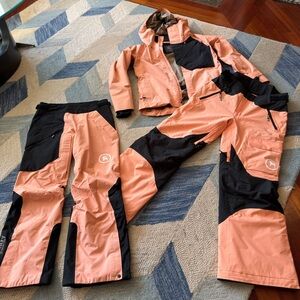 Women's ski outfit; Backcountry waterproof Gore - Tex Crest Cruiser/Carver.